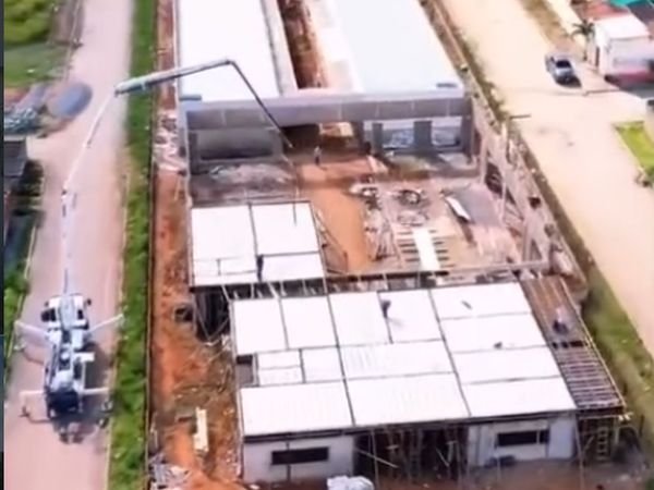 Concretagem de laje, obra em execução